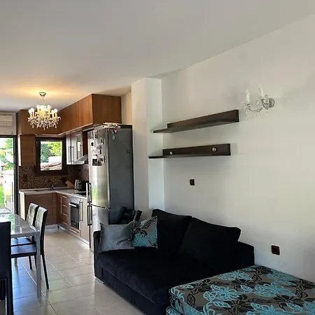 Anna-nikiti 度假居 *